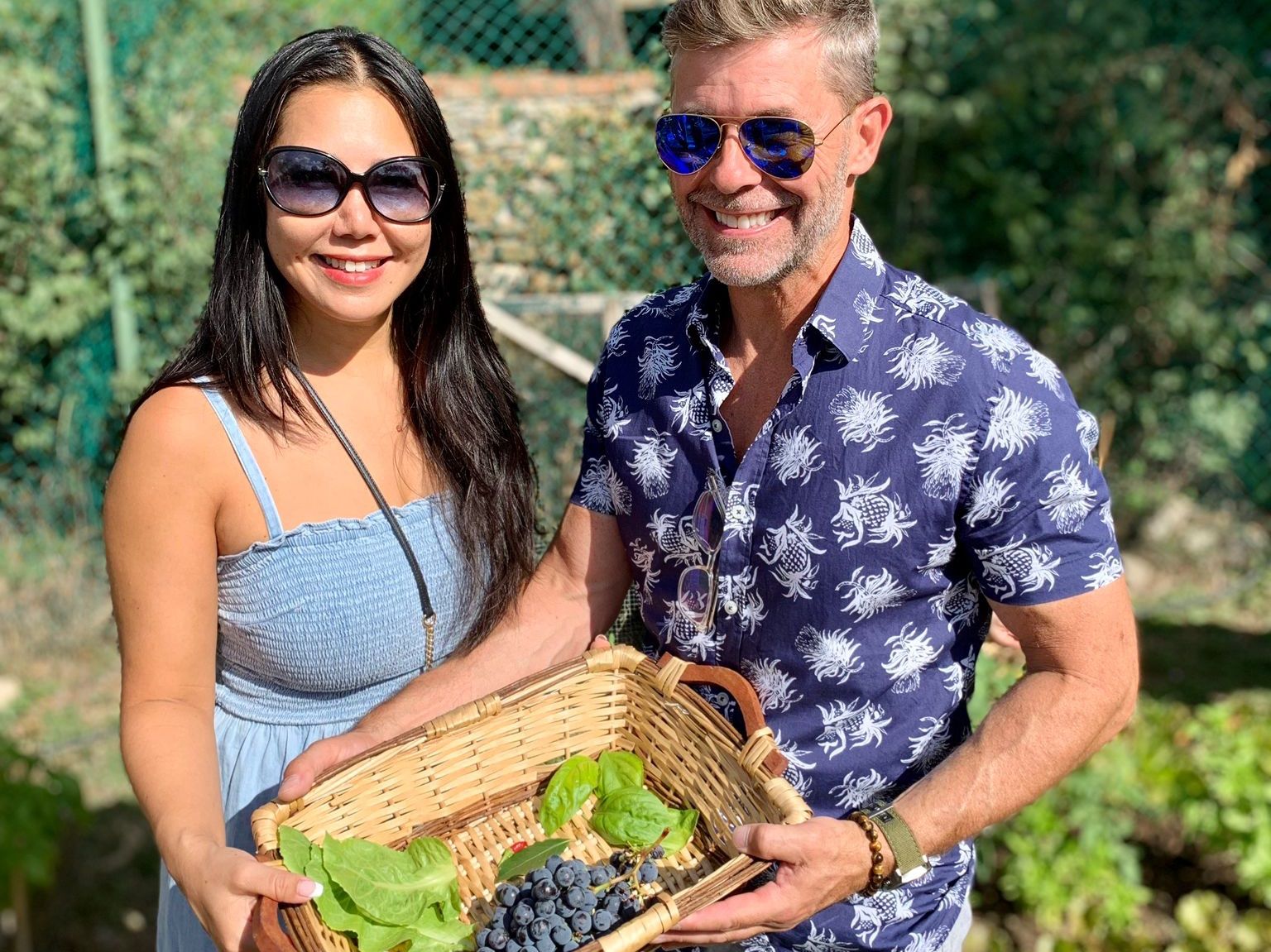 Experience Harvesting Vegetables and Pasta Culinary Class at a Tuscan Villa