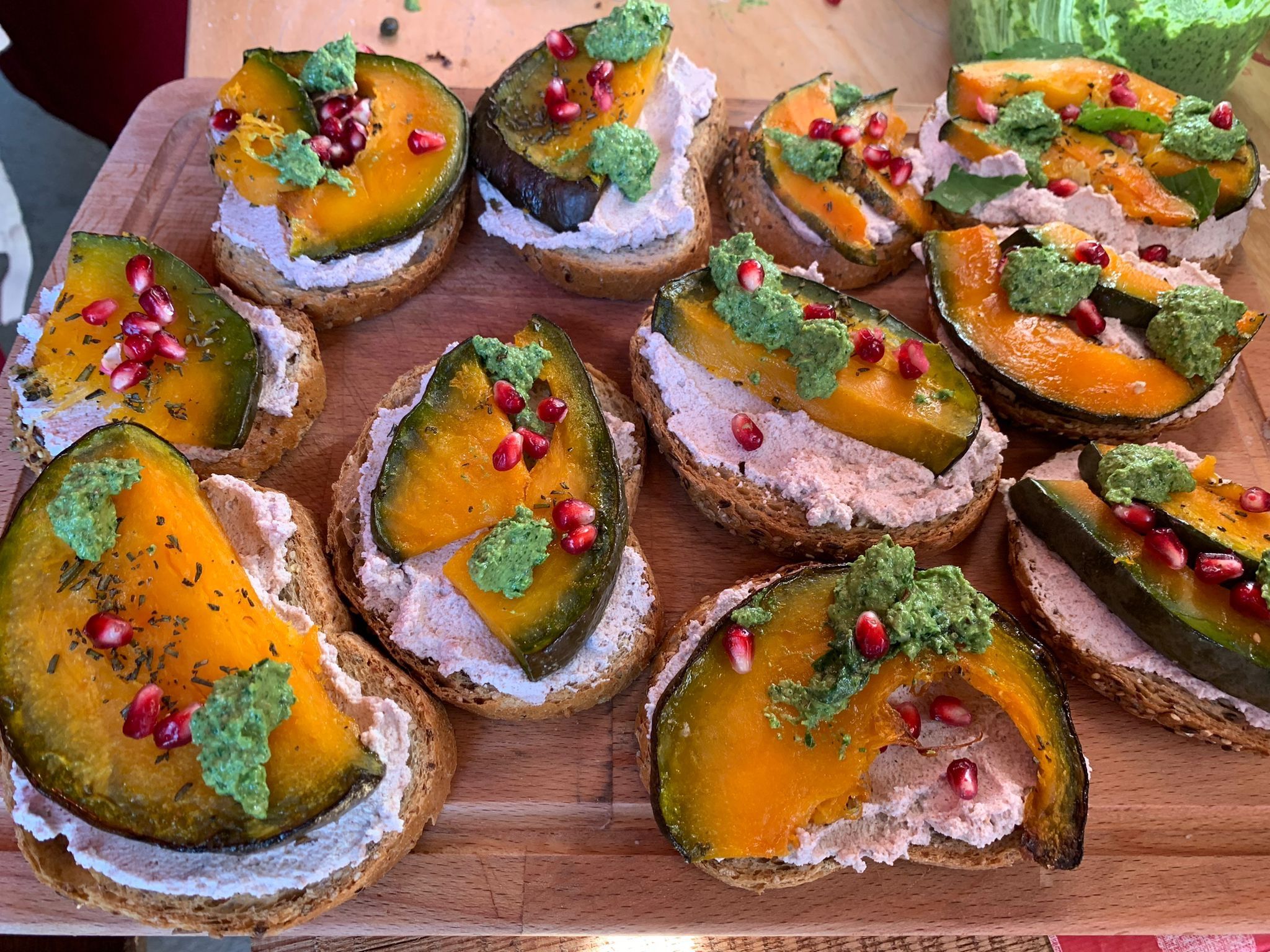 Experience Harvesting Vegetables and Pasta Culinary Class at a Tuscan Villa
