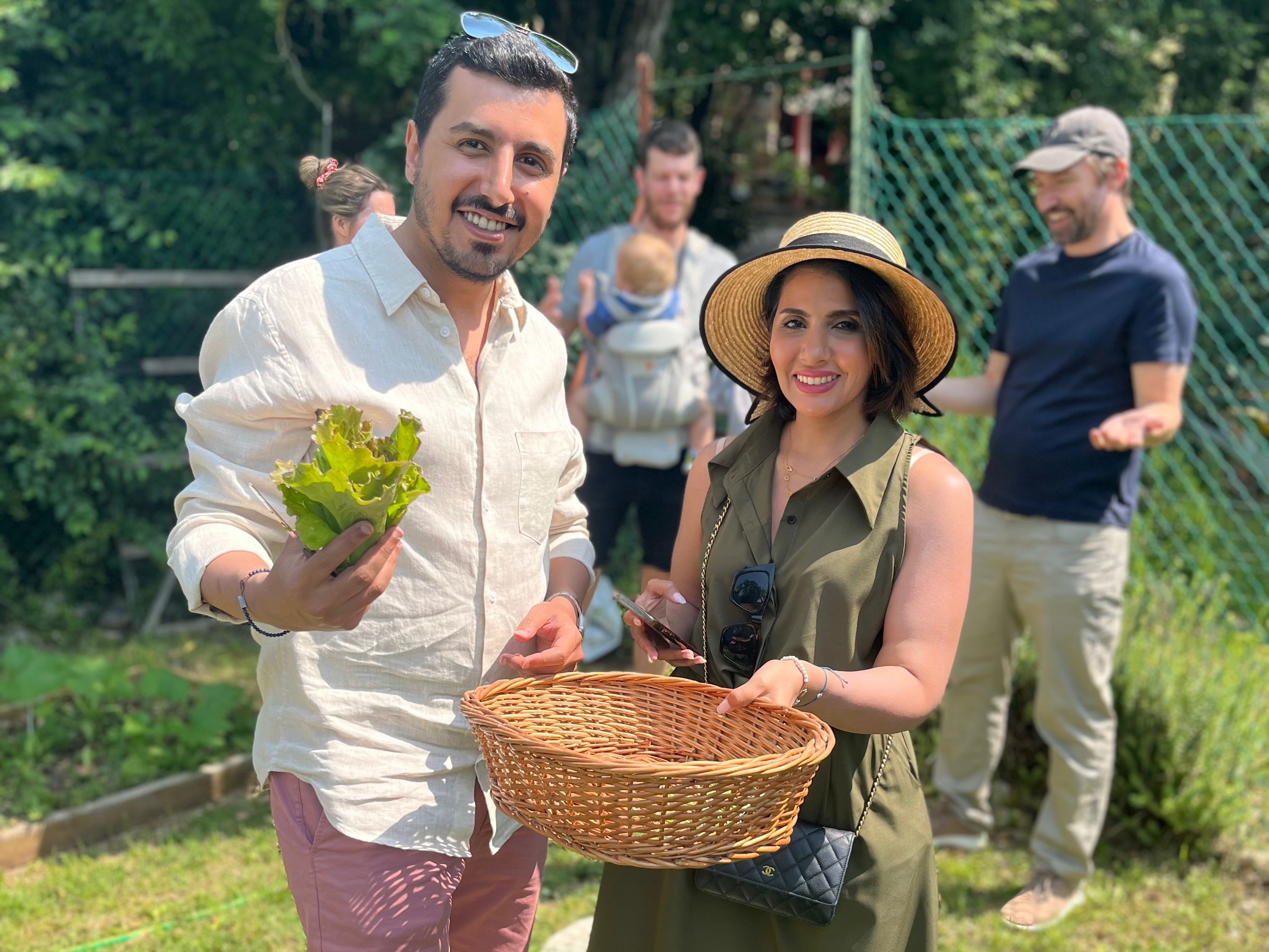 Experience Harvesting Vegetables and Pasta Culinary Class at a Tuscan Villa