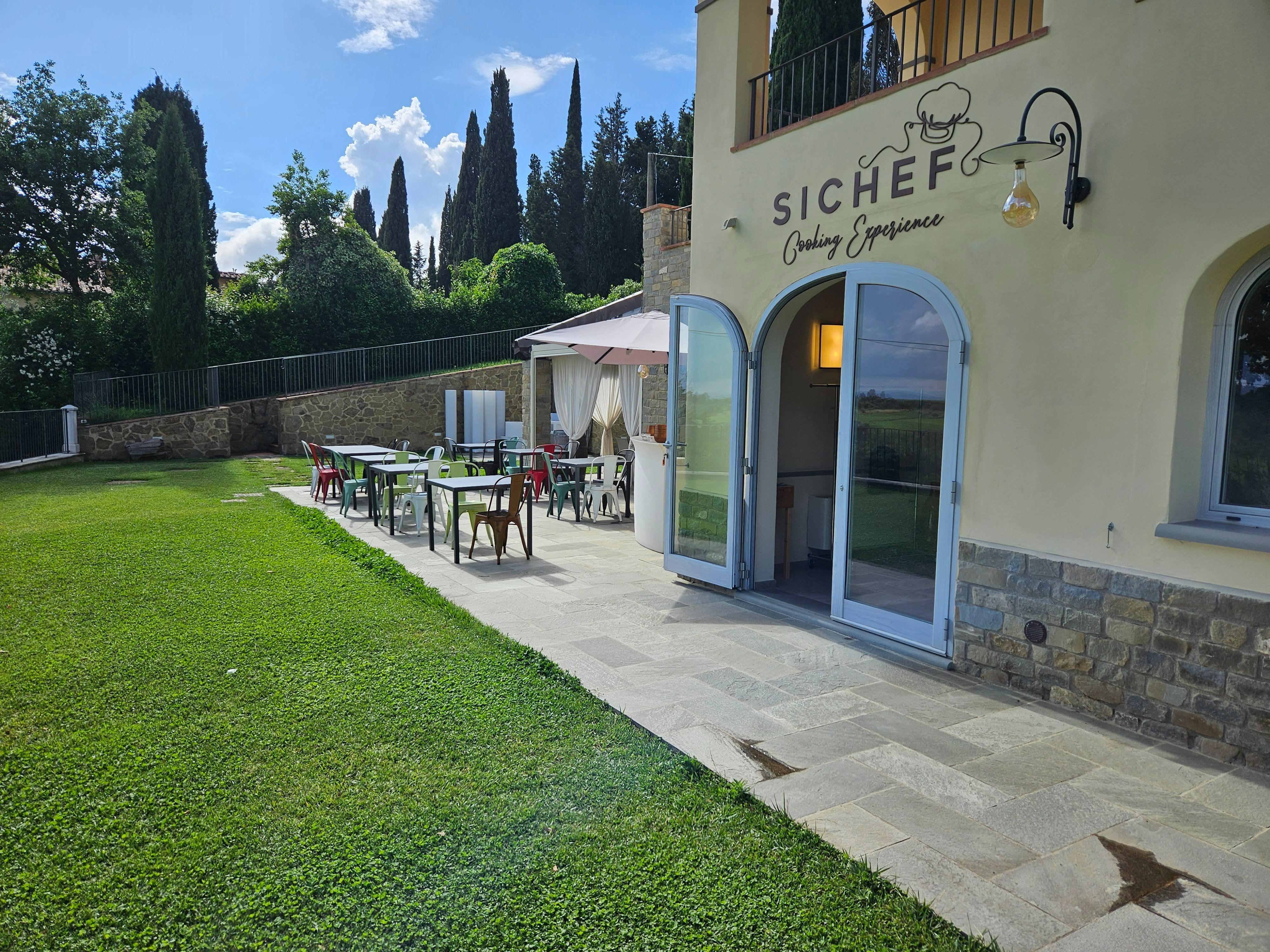 Tuscan Hills Pizza and Tiramisù Cooking Class with Chianti Wine