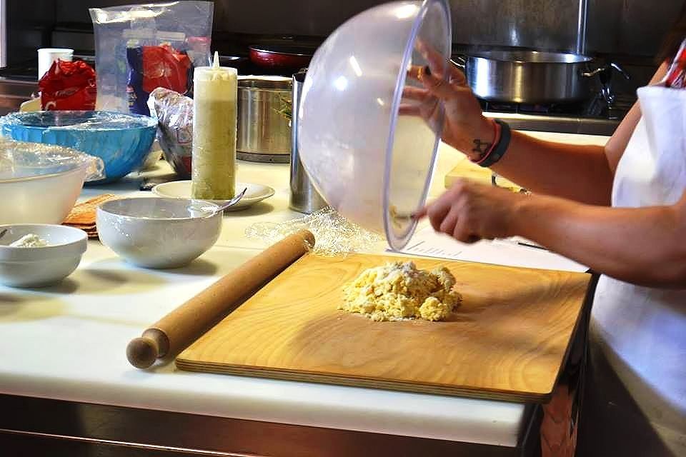 Fabrication de pizzas à Montepulciano