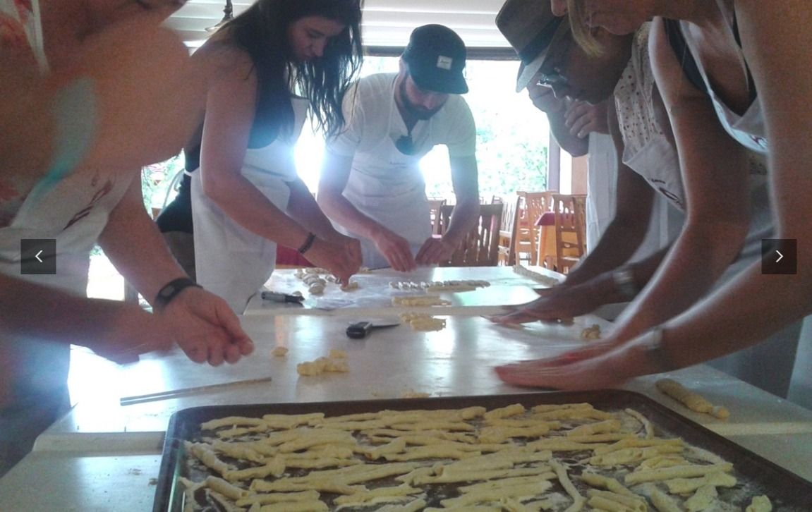 Pizza Making in Taormina