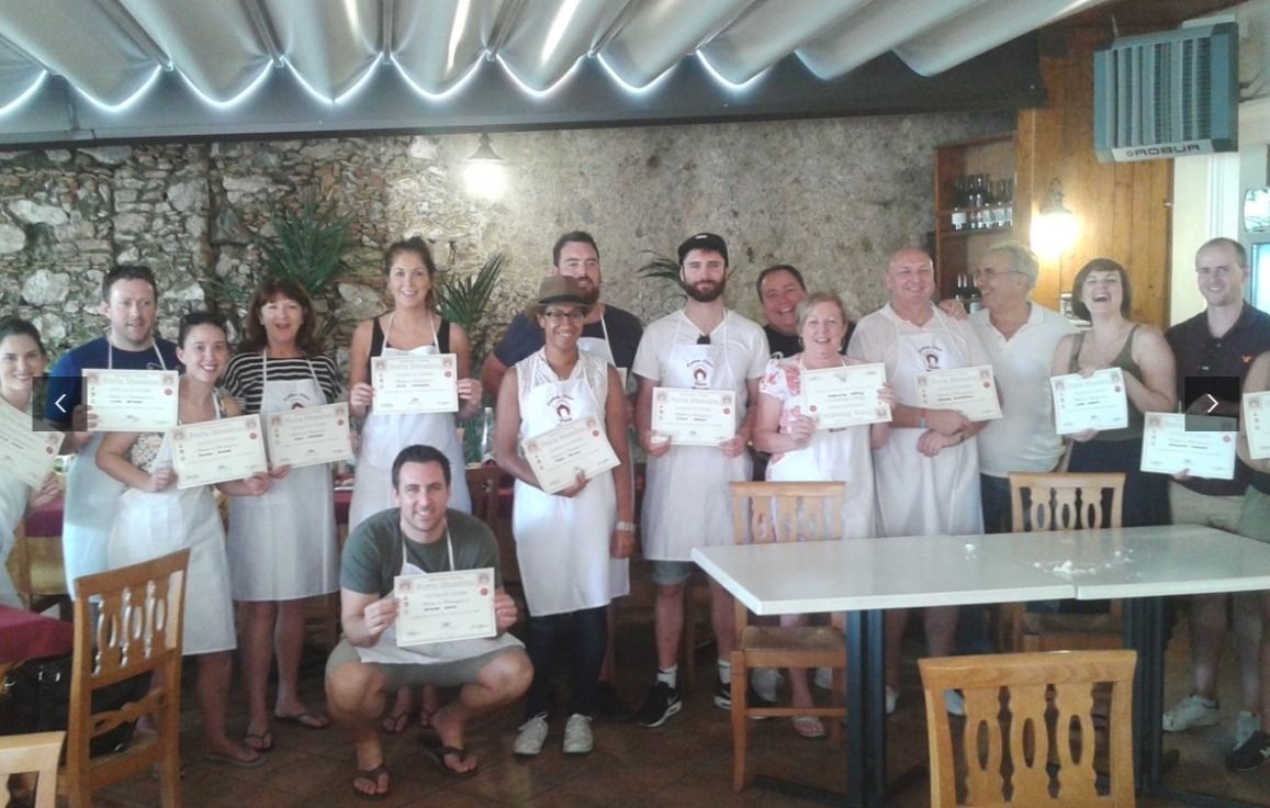 Pizza Making in Taormina