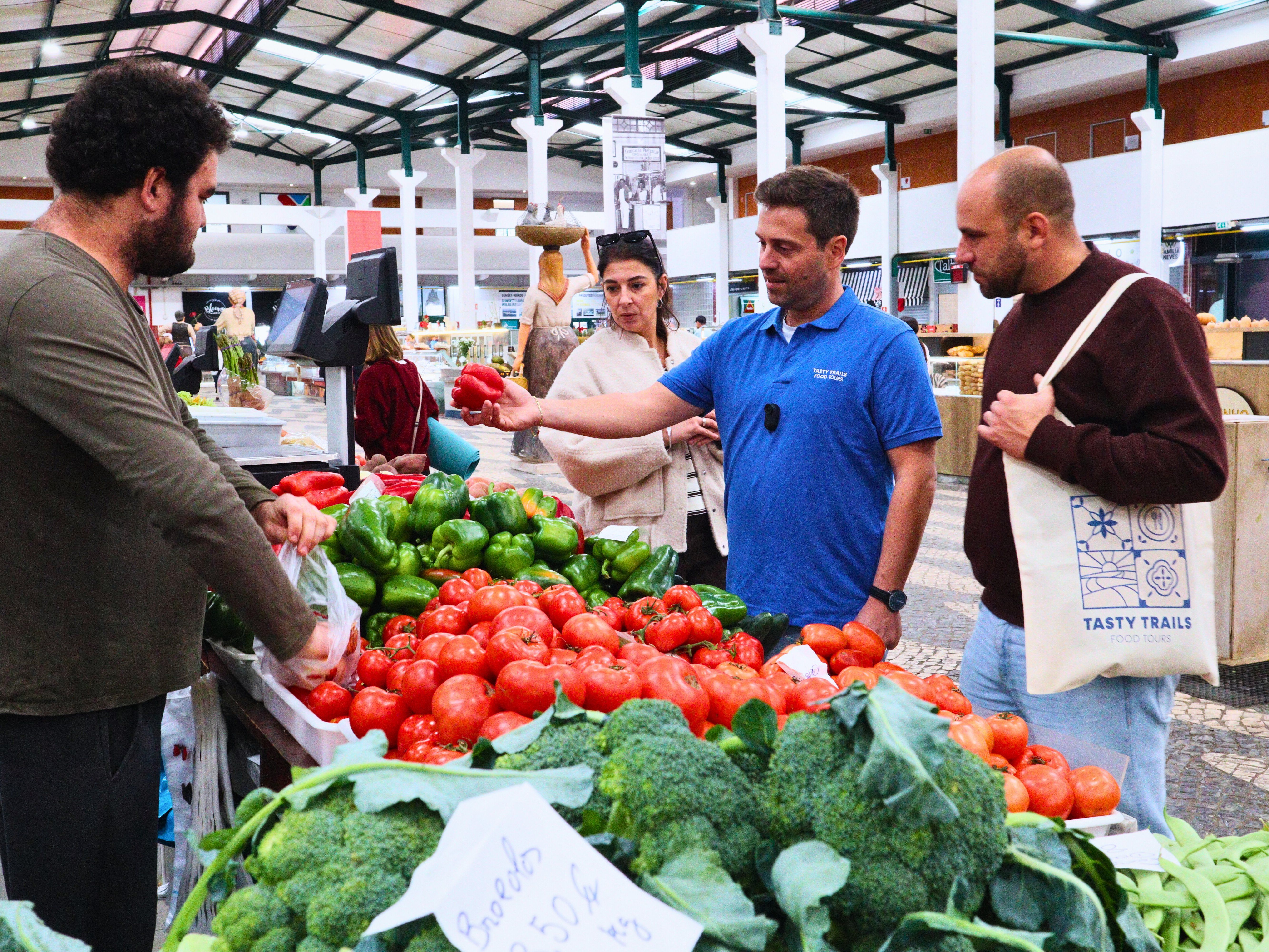 Portuguese Market, Wine & Seaside Cooking Experience in Setúbal