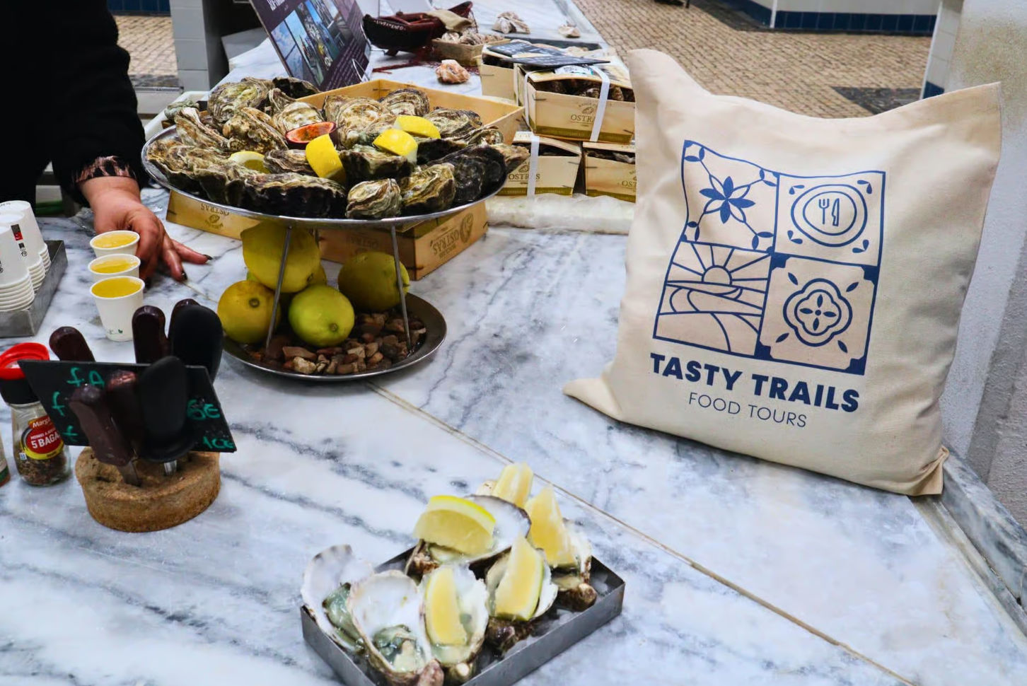 Portuguese Market, Wine & Seaside Cooking Experience in Setúbal