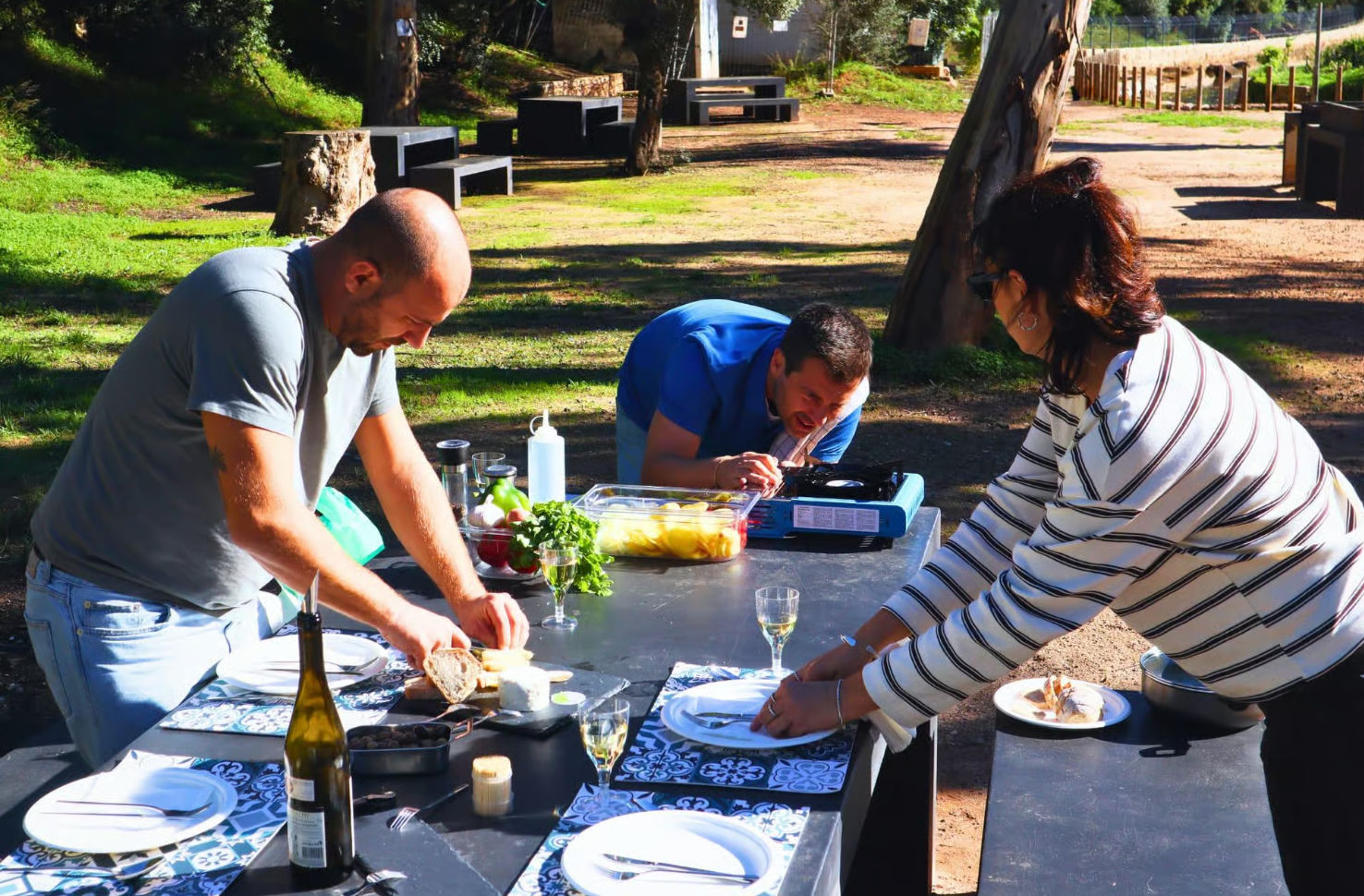 Portuguese Market, Wine & Seaside Cooking Experience in Setúbal