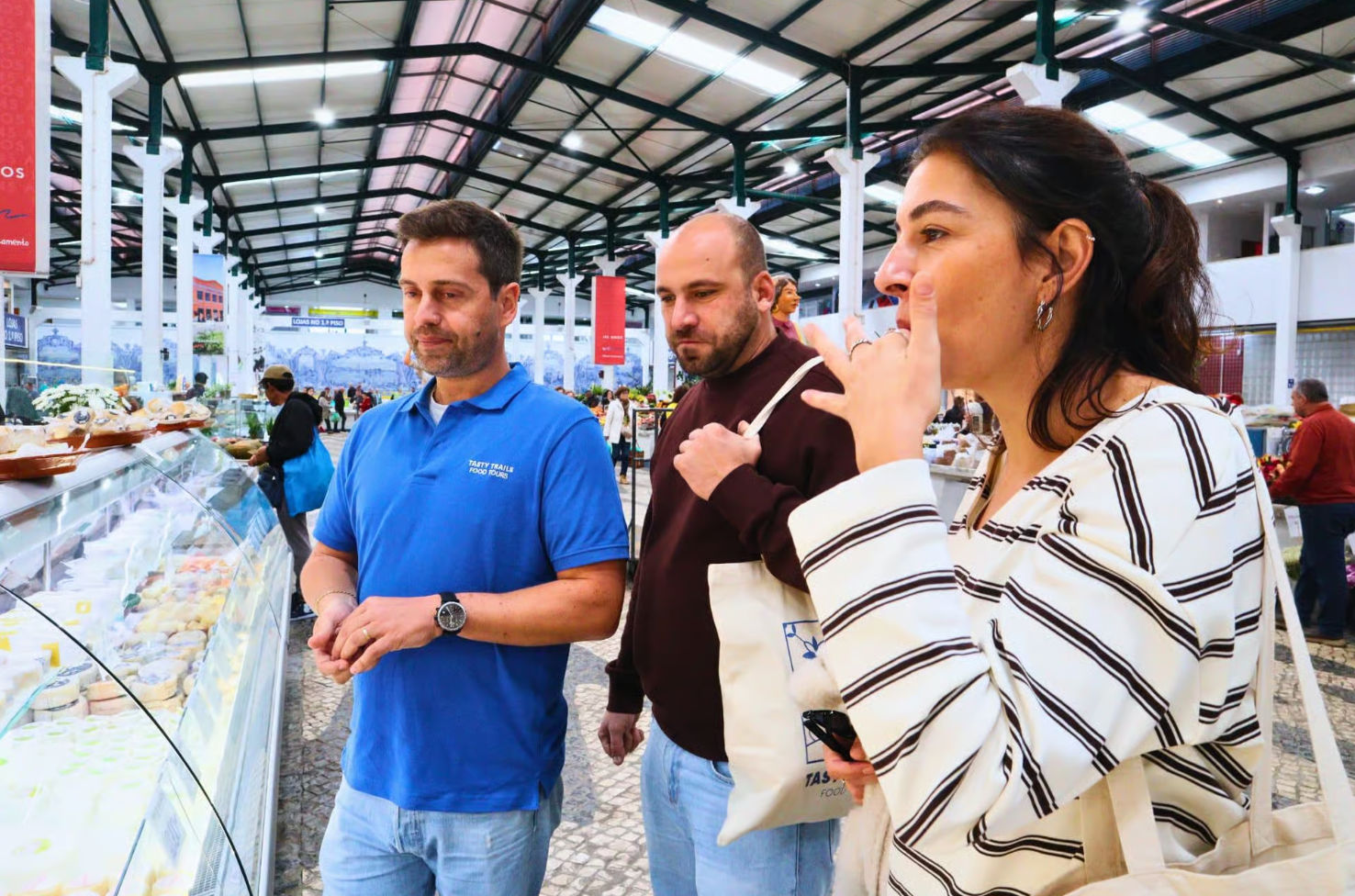 Portuguese Market, Wine & Seaside Cooking Experience in Setúbal