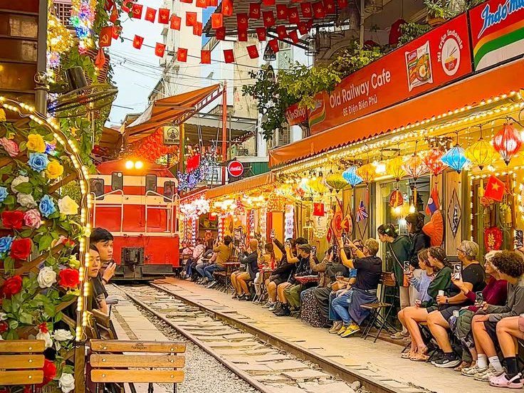 Hanoi Street Food Walking Tour Through Hidden Alleys and Local Life