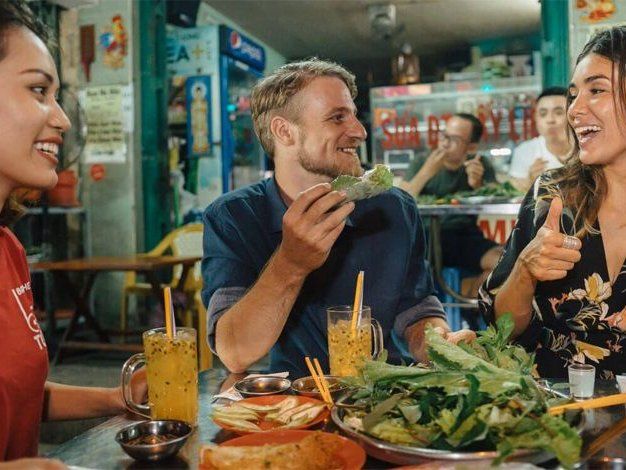 Hanoi Street Food Walking Tour Through Hidden Alleys and Local Life