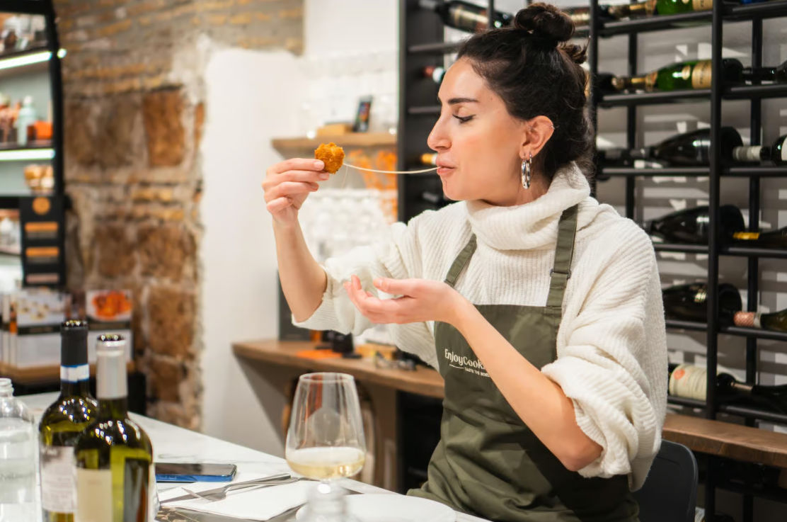 Private Roman Pizza, Supplì & Gelato-Making Experience with Wine Near the Colosseum (Up to 10 Guests)