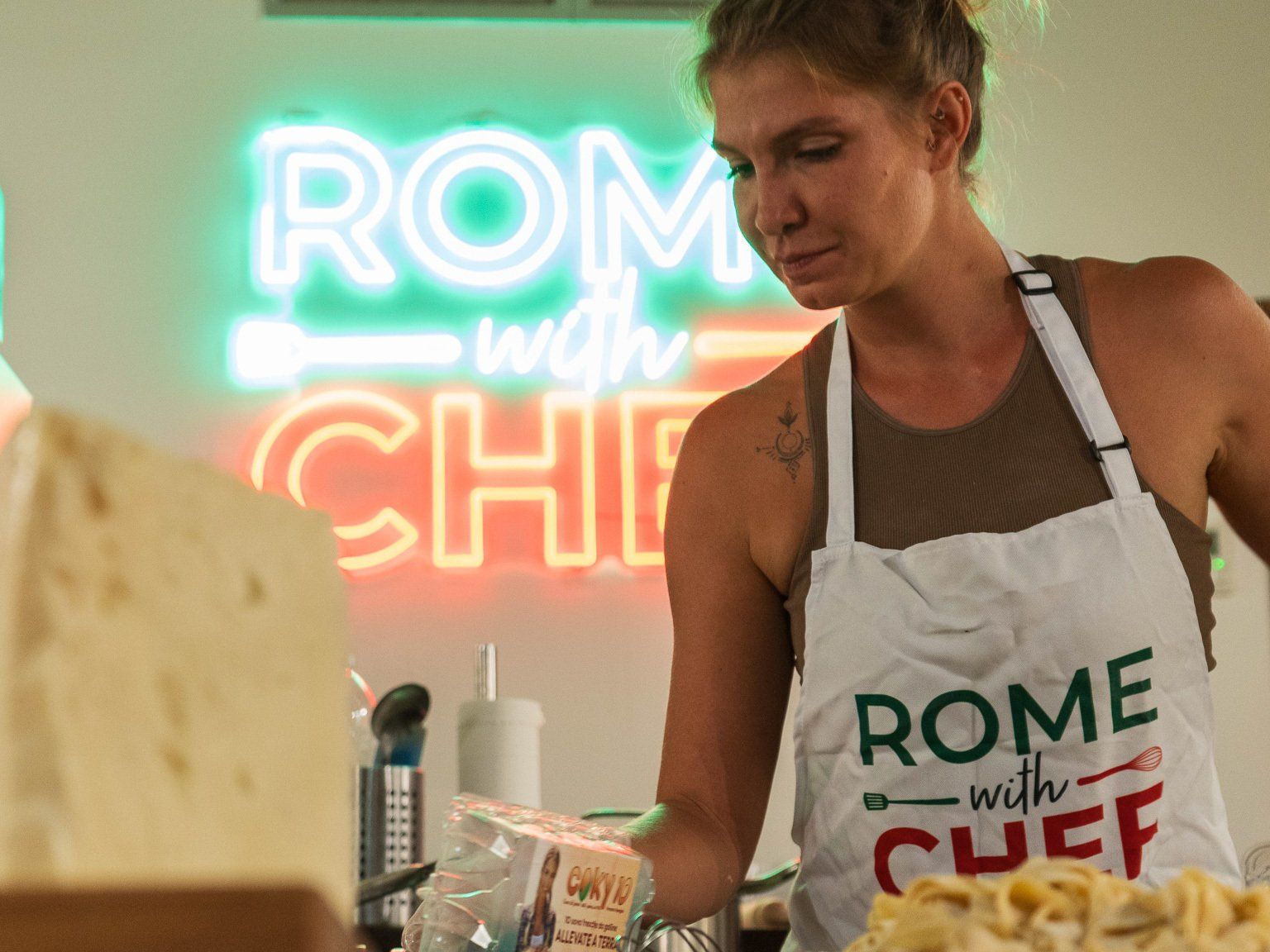 Private Experience: Spritz & Spaghetti Cooking Class in Rome