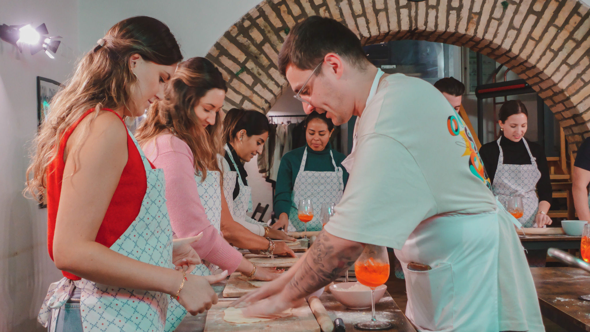 Private Spaghetti Cooking Class and Cocktails Crafting in Rome