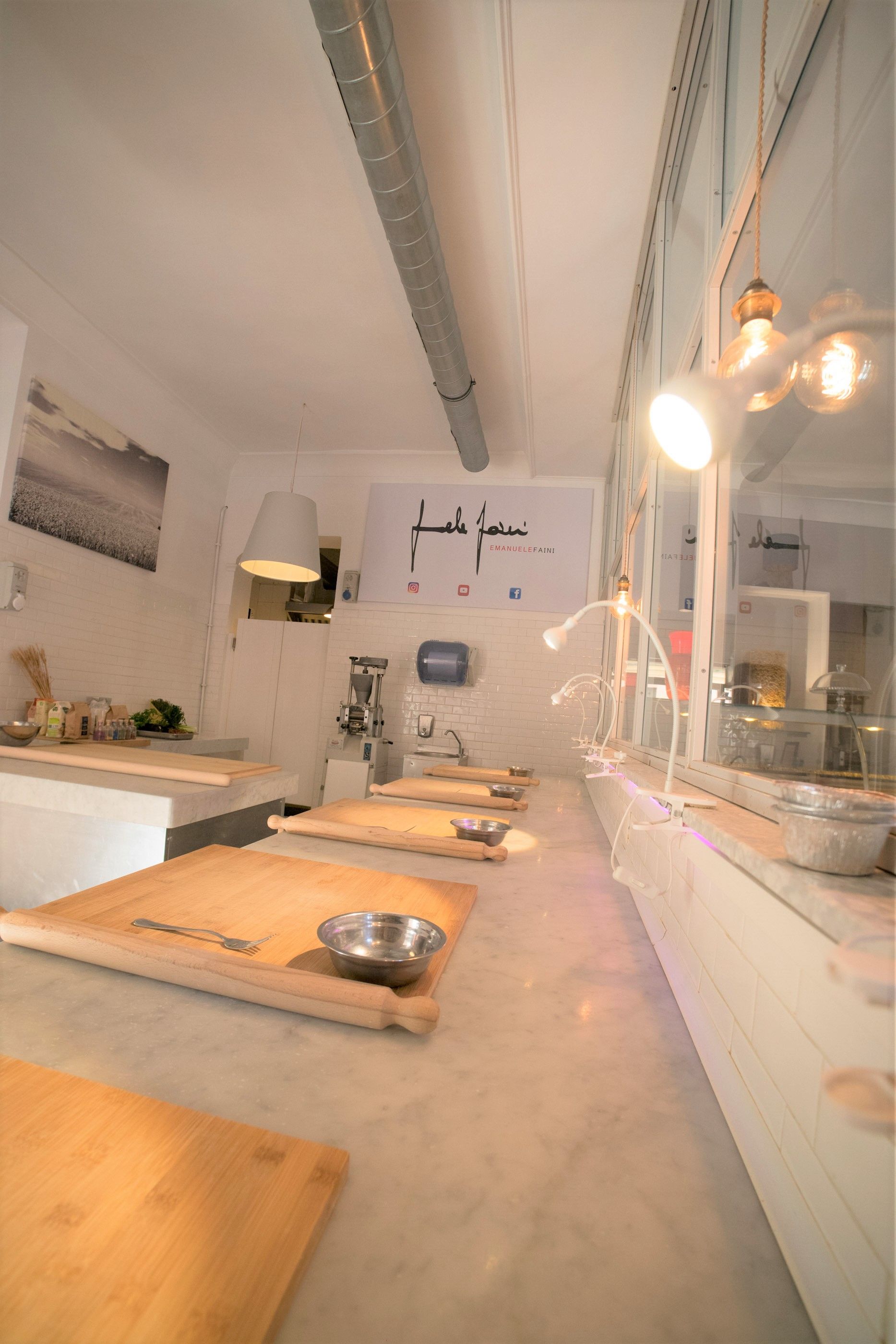 Professional Lab Pasta Experience in a Pastificio