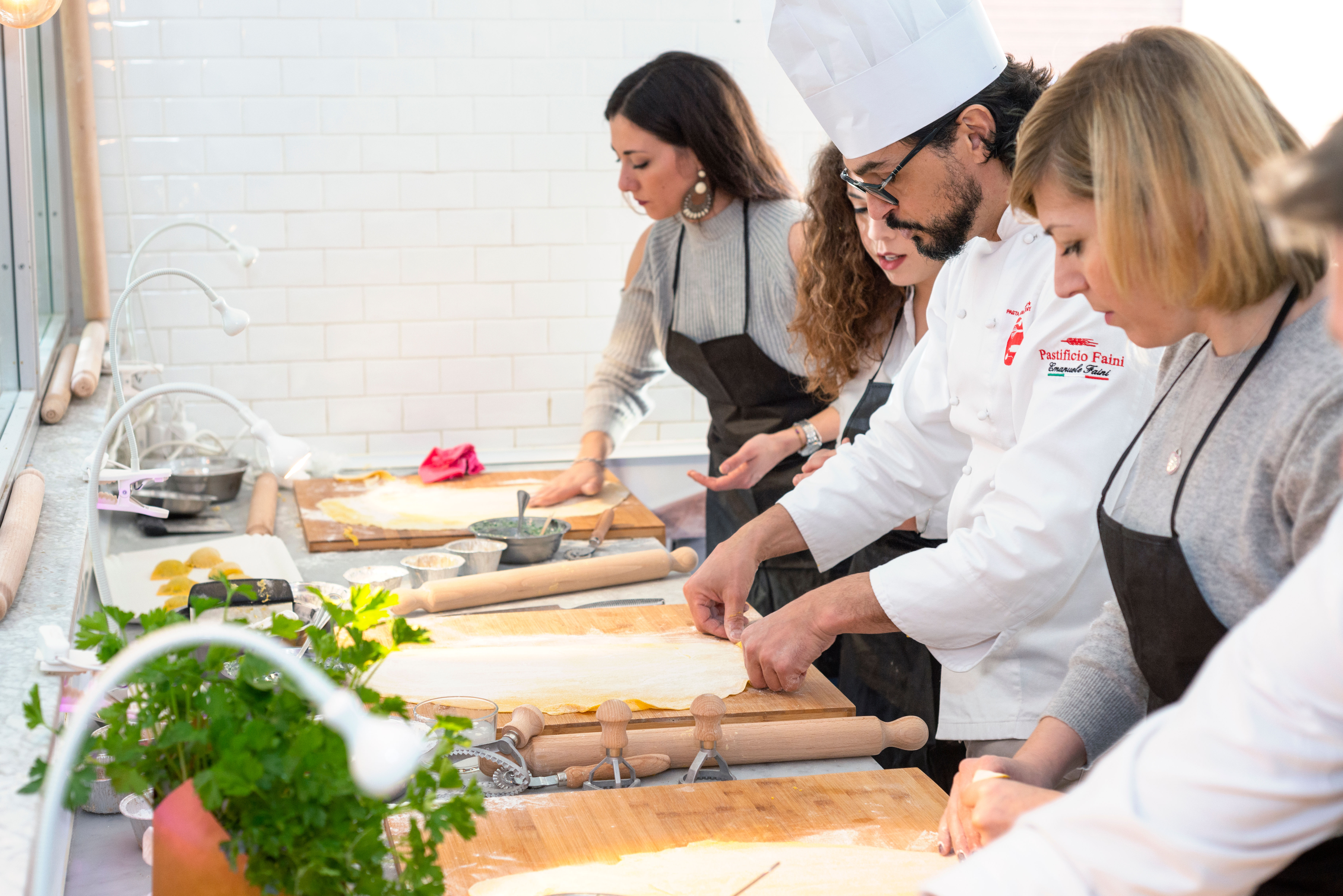 Professional Lab Pasta Experience in a Pastificio