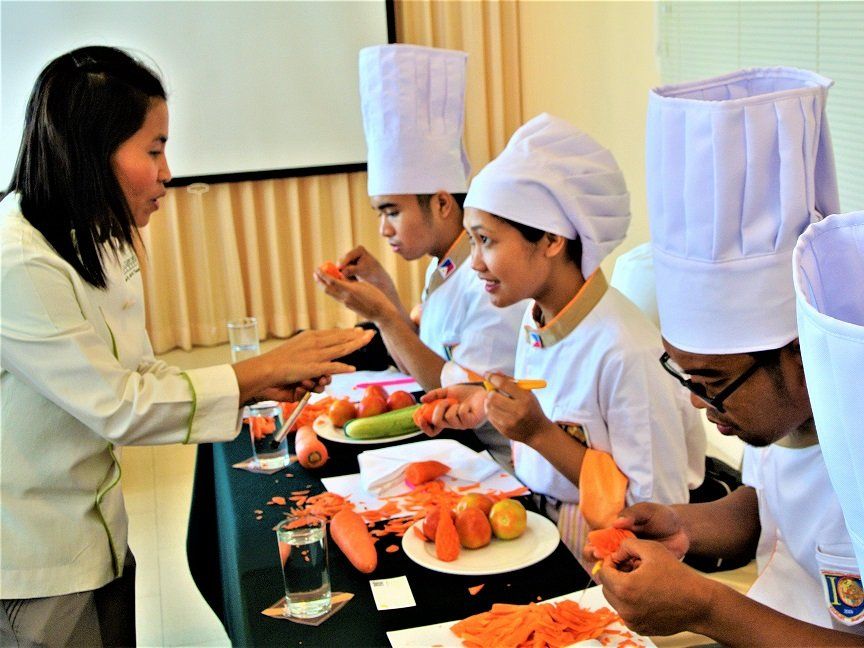 Professional Thai Fruit and Vegetable Carving Full Day Class