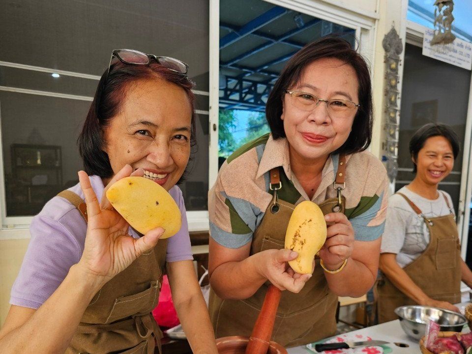 Cooking Experience with Market Tour and Experience Thai Herbal Tea Tasting