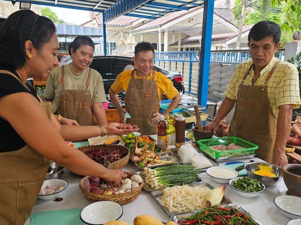Cooking Experience with Market Tour and Experience Thai Herbal Tea Tasting