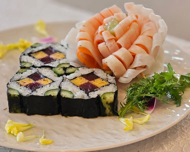 Ramen and Sushi Culinary Class with Tea Ceremony in Osaka