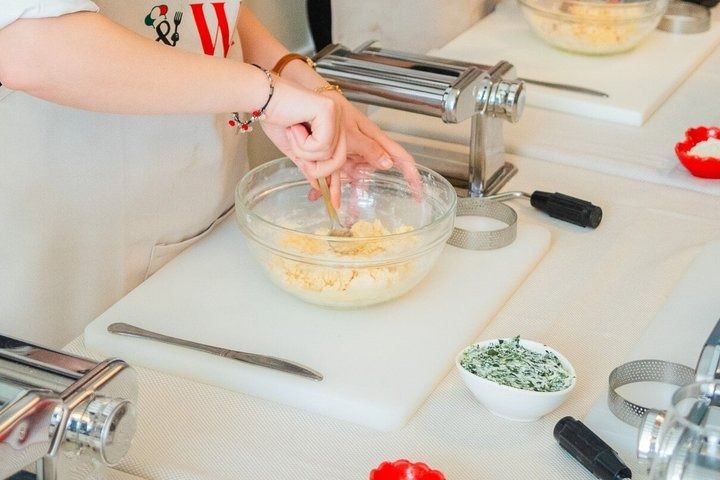 Ravioli, Fettuccine & Tiramisu Experience with Wine in Lecce