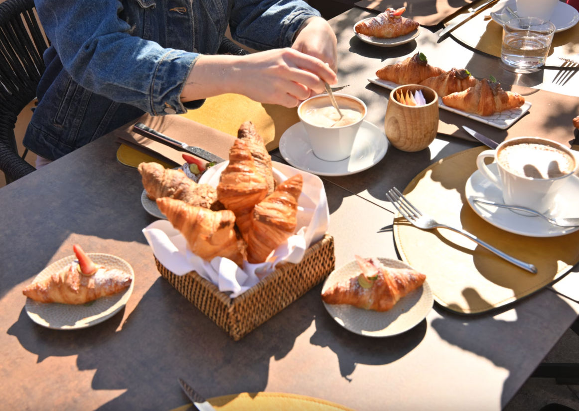 Rome Breakfast Experience: Morning Bites by the Colosseum