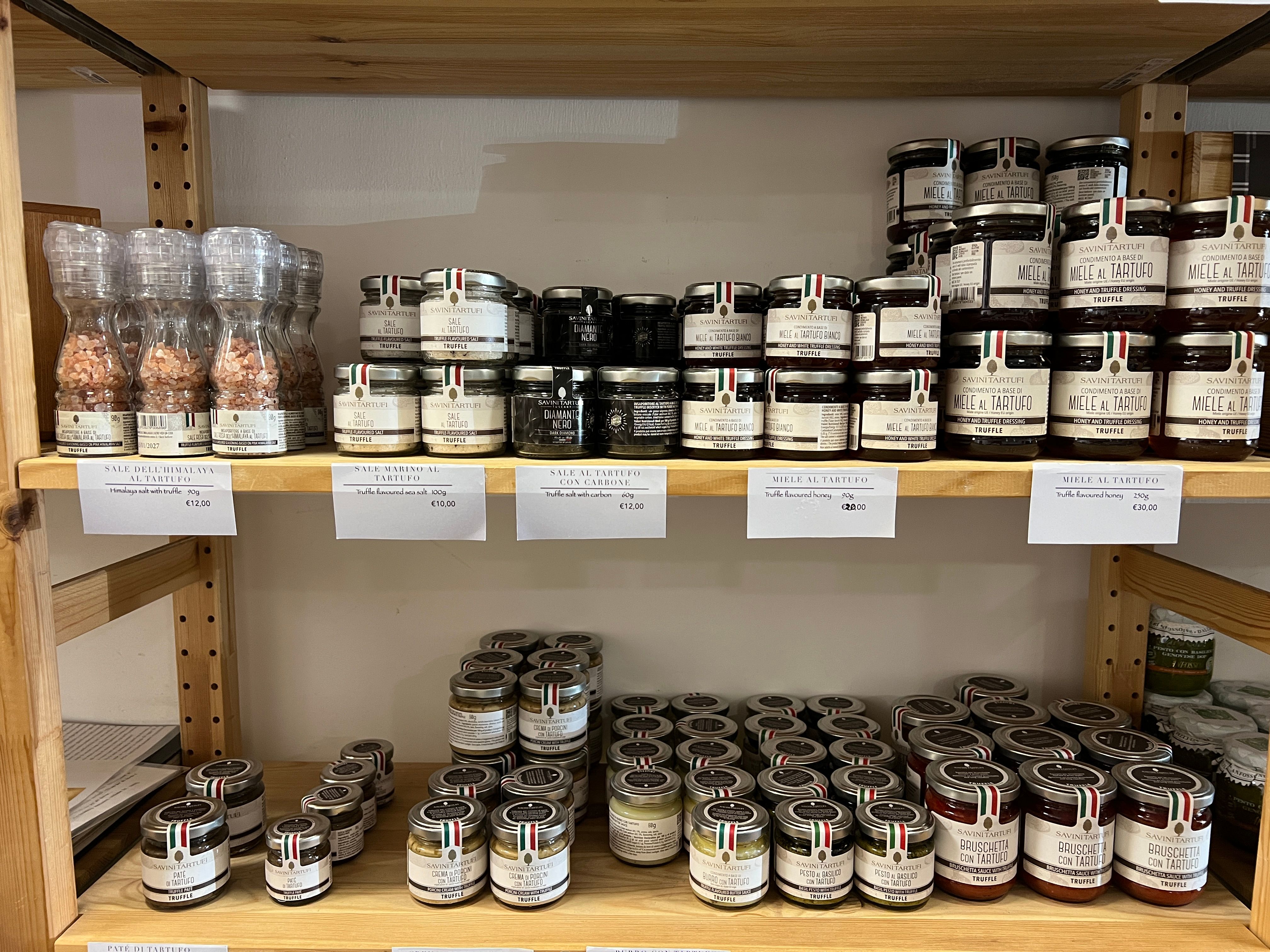 Rome Food Tour with Unlimited Tastings & Barolo Wine by the Vatican