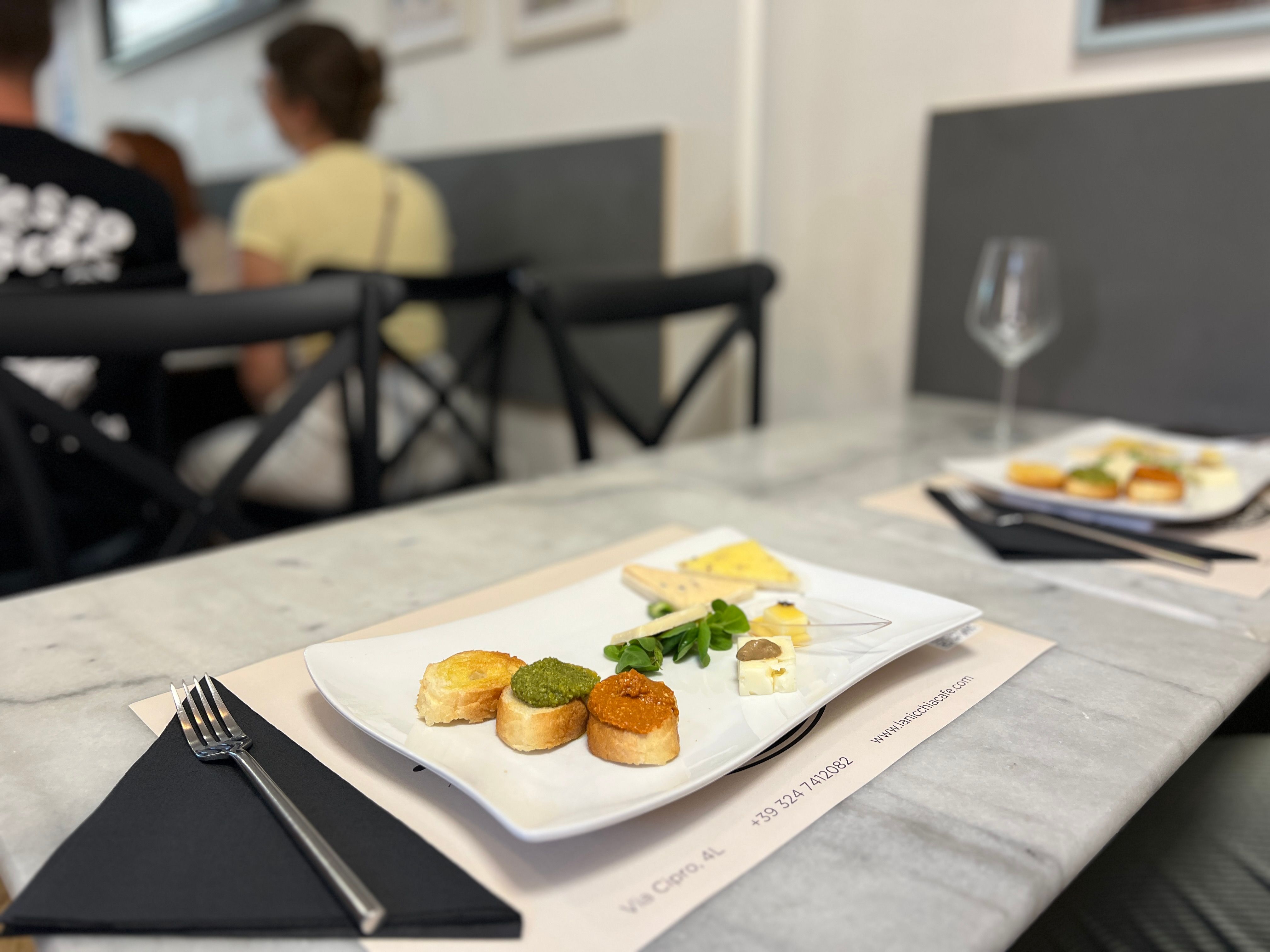 Rome Food Tour with Unlimited Tastings & Barolo Wine by the Vatican