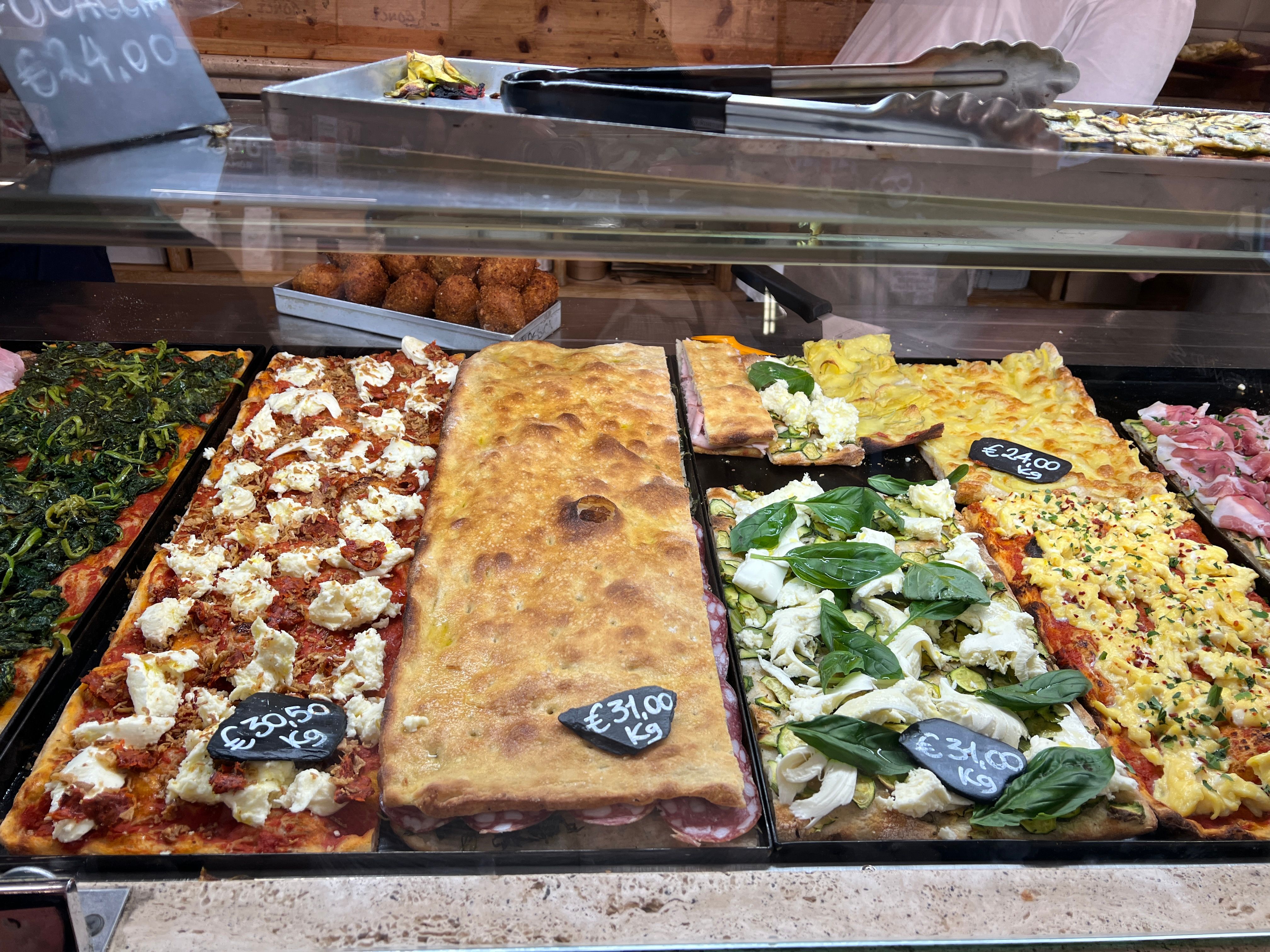 Rome Food Tour with Unlimited Tastings & Barolo Wine by the Vatican