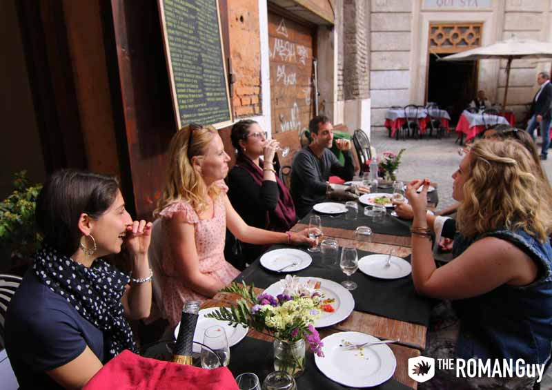 Rome Foodie Tour in Trastevere with Wine & Dinner