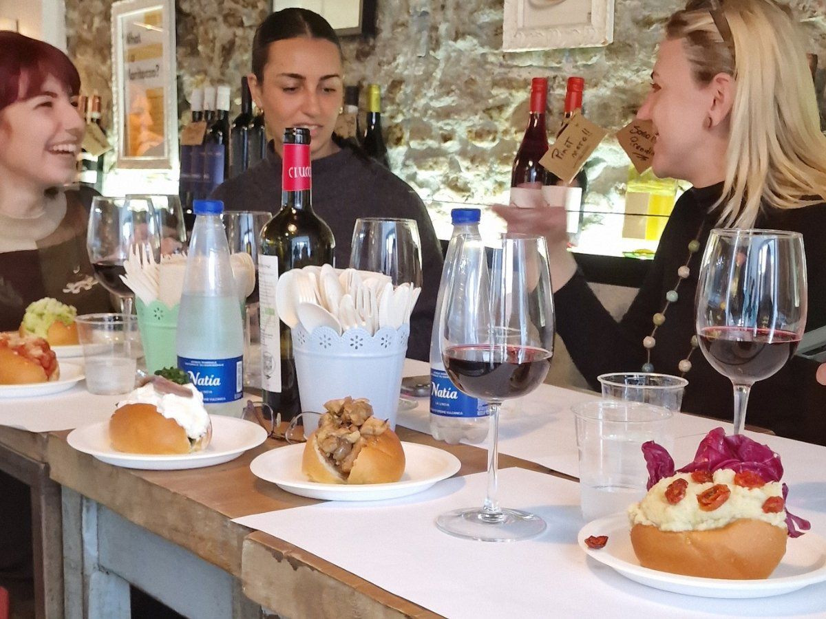 Rome: The Authentic Maritozzi Breakfast Tour in Trastevere
