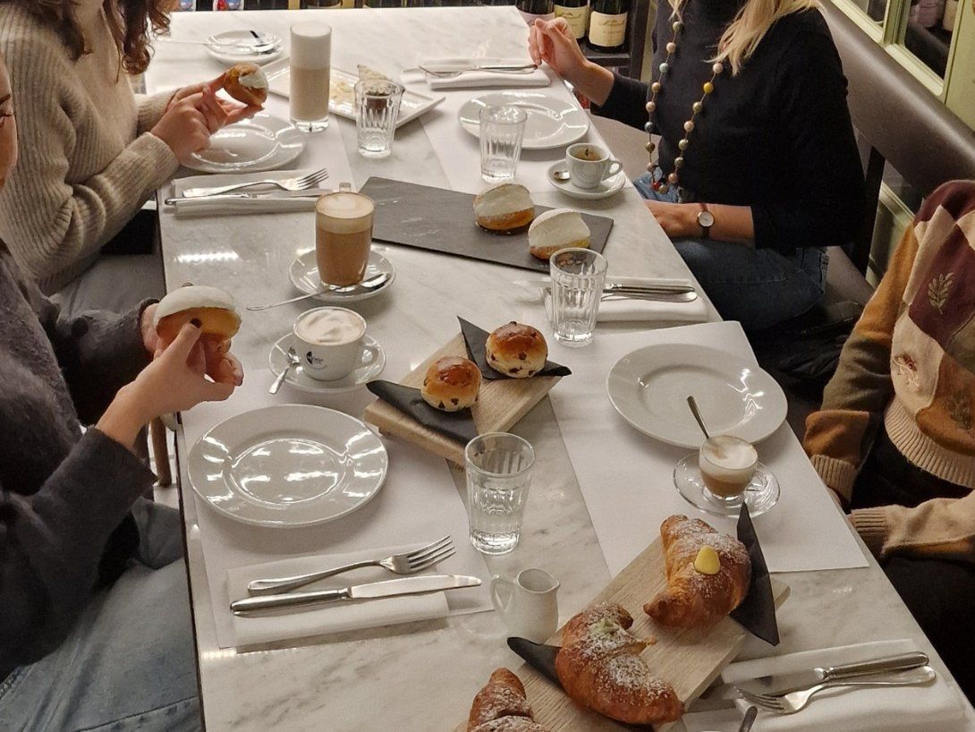 Rome: The Authentic Maritozzi Breakfast Tour in Trastevere