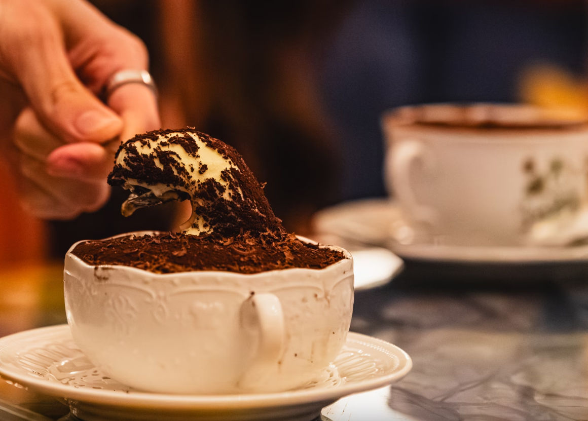 Rome VIP Dinner Experience: Truffle, Wine & Exclusive Trevi Fountain View