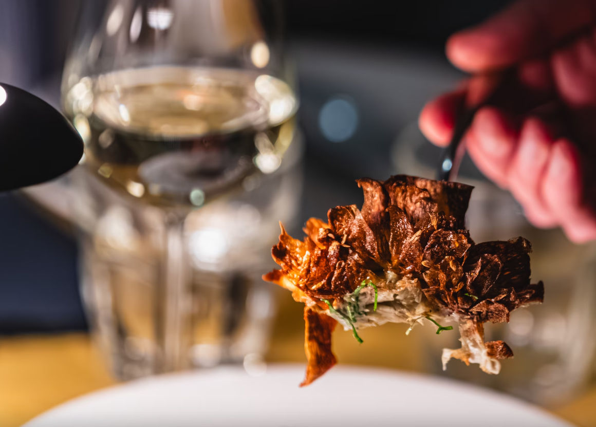 Rome VIP Dinner Experience: Truffle, Wine & Exclusive Trevi Fountain View