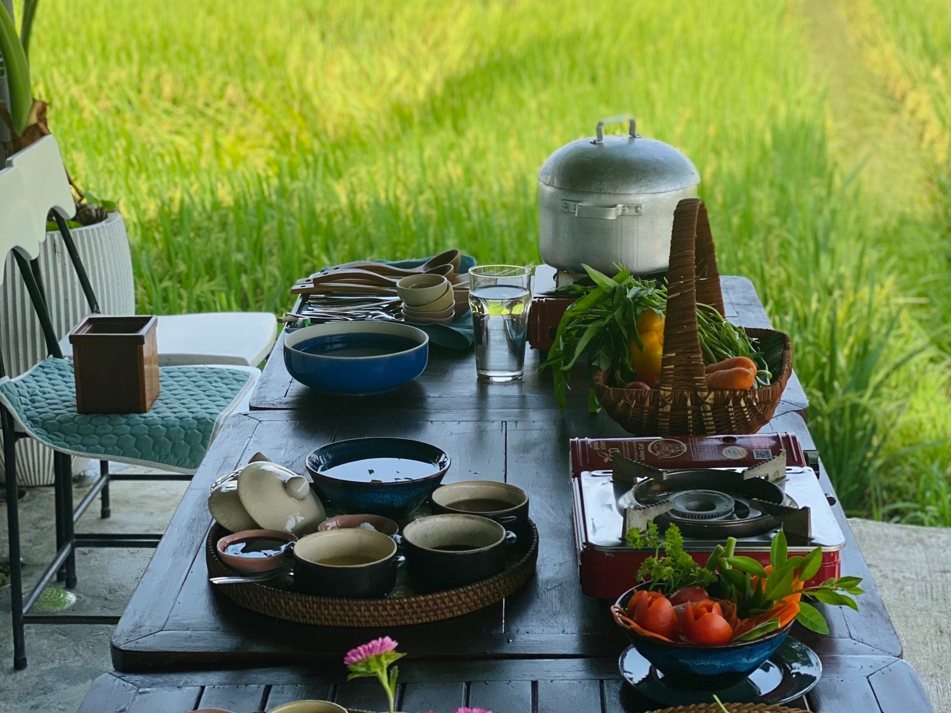 Market Tour, Countryside Bicycle Ride, and Cooking Class Experience in Hoi An