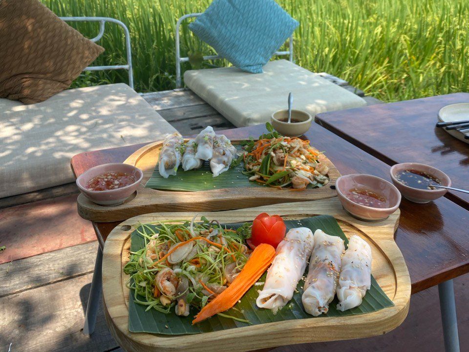 Market Tour, Countryside Bicycle Ride, and Cooking Class Experience in Hoi An