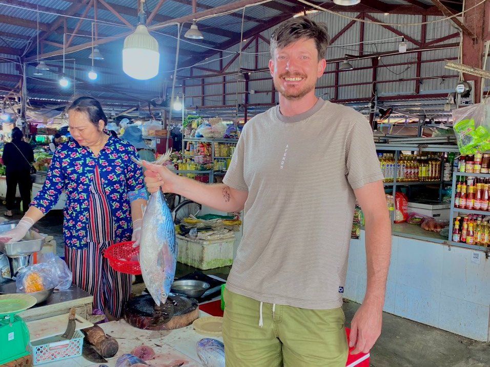 Market Tour, Countryside Bicycle Ride, and Cooking Class Experience in Hoi An