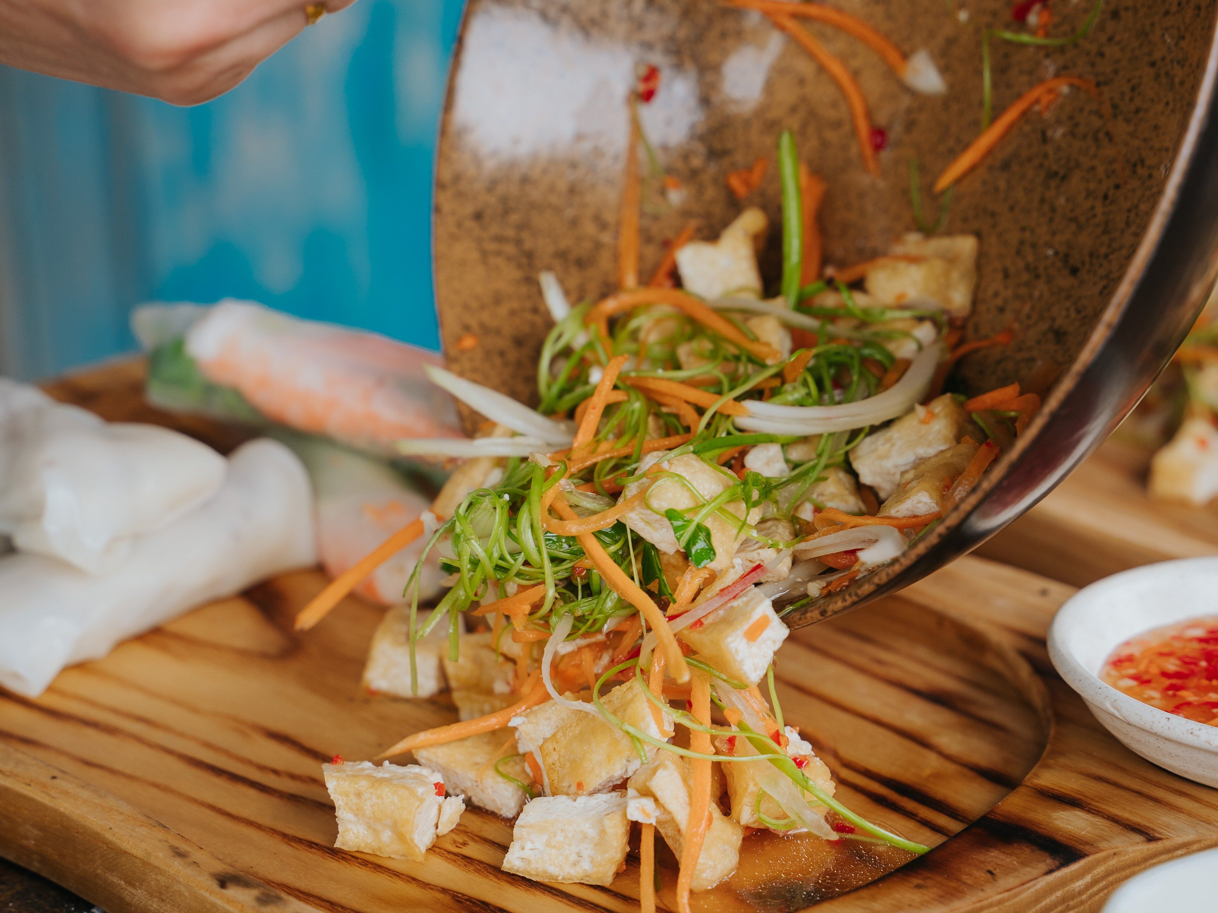 Market Tour, Countryside Bicycle Ride, and Cooking Class Experience in Hoi An