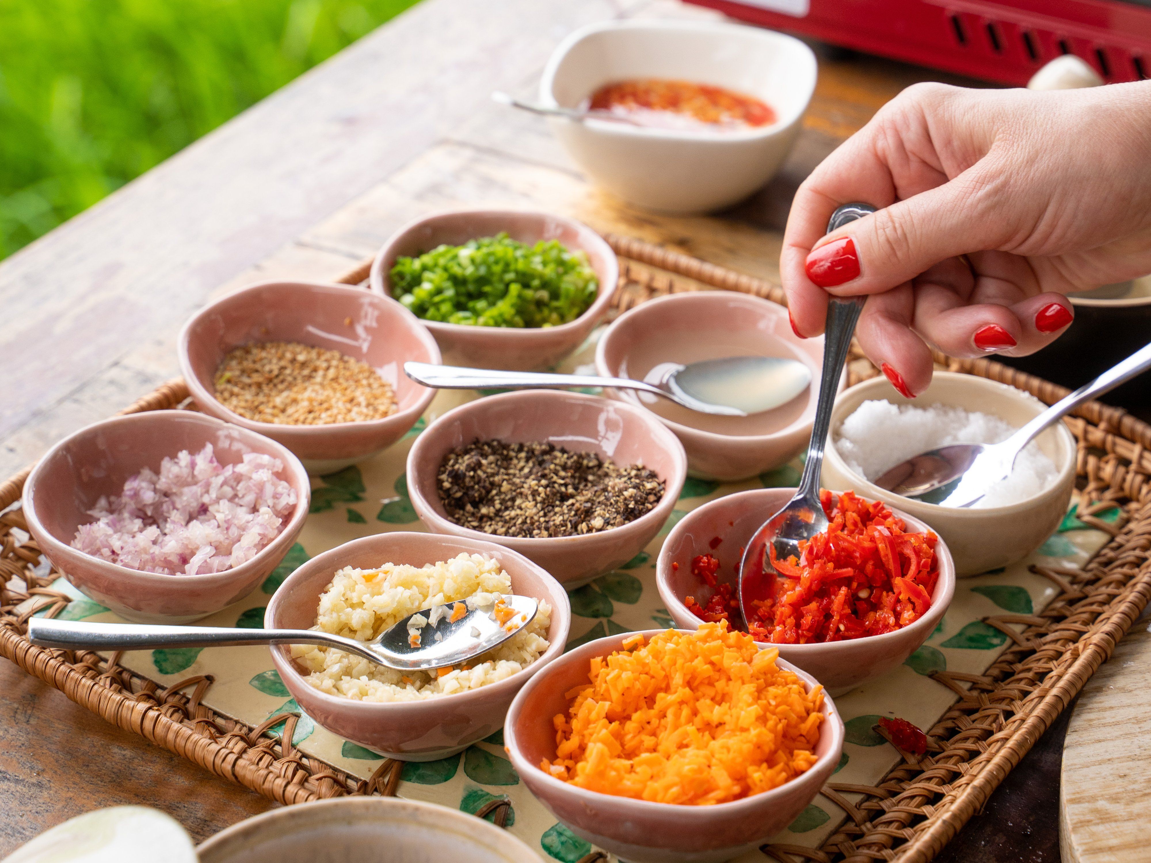 Market Tour, Countryside Bicycle Ride, and Cooking Class Experience in Hoi An
