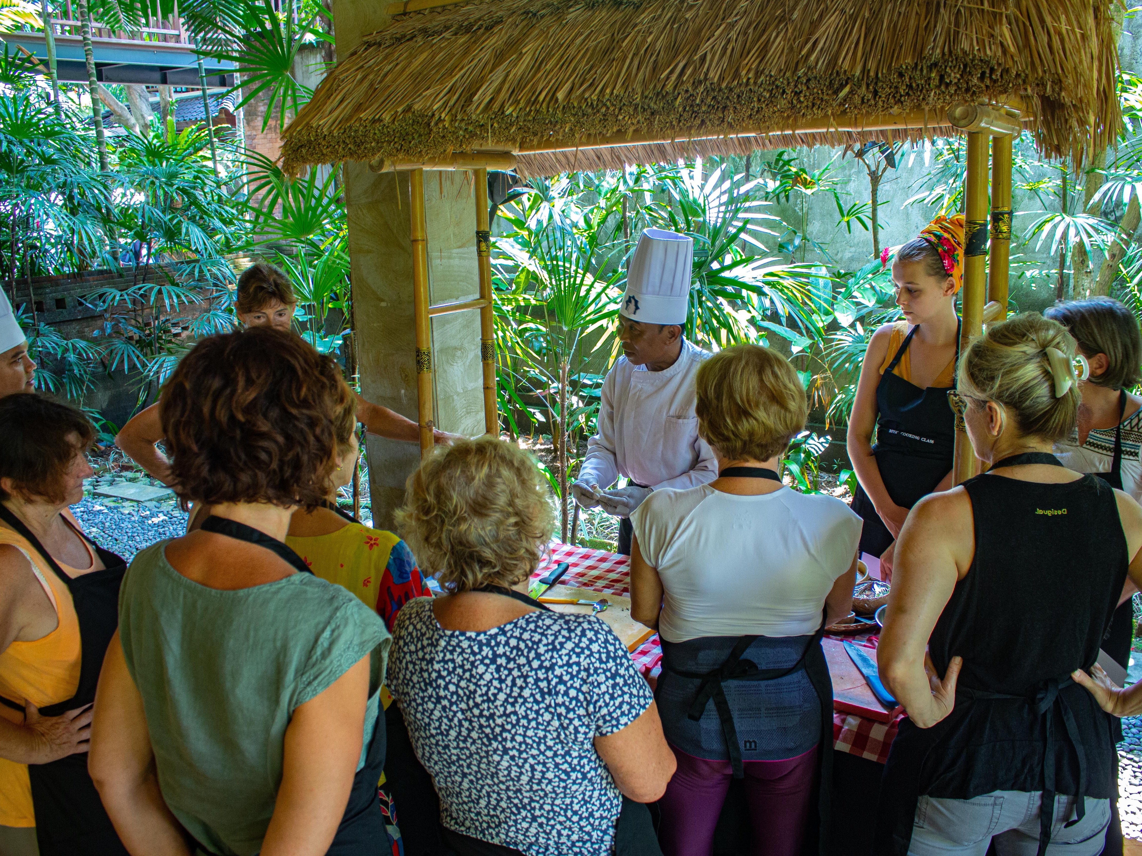 Authentic Balinese Cooking Experience in a Serene Dwaraka the Royal Villa in Ubud