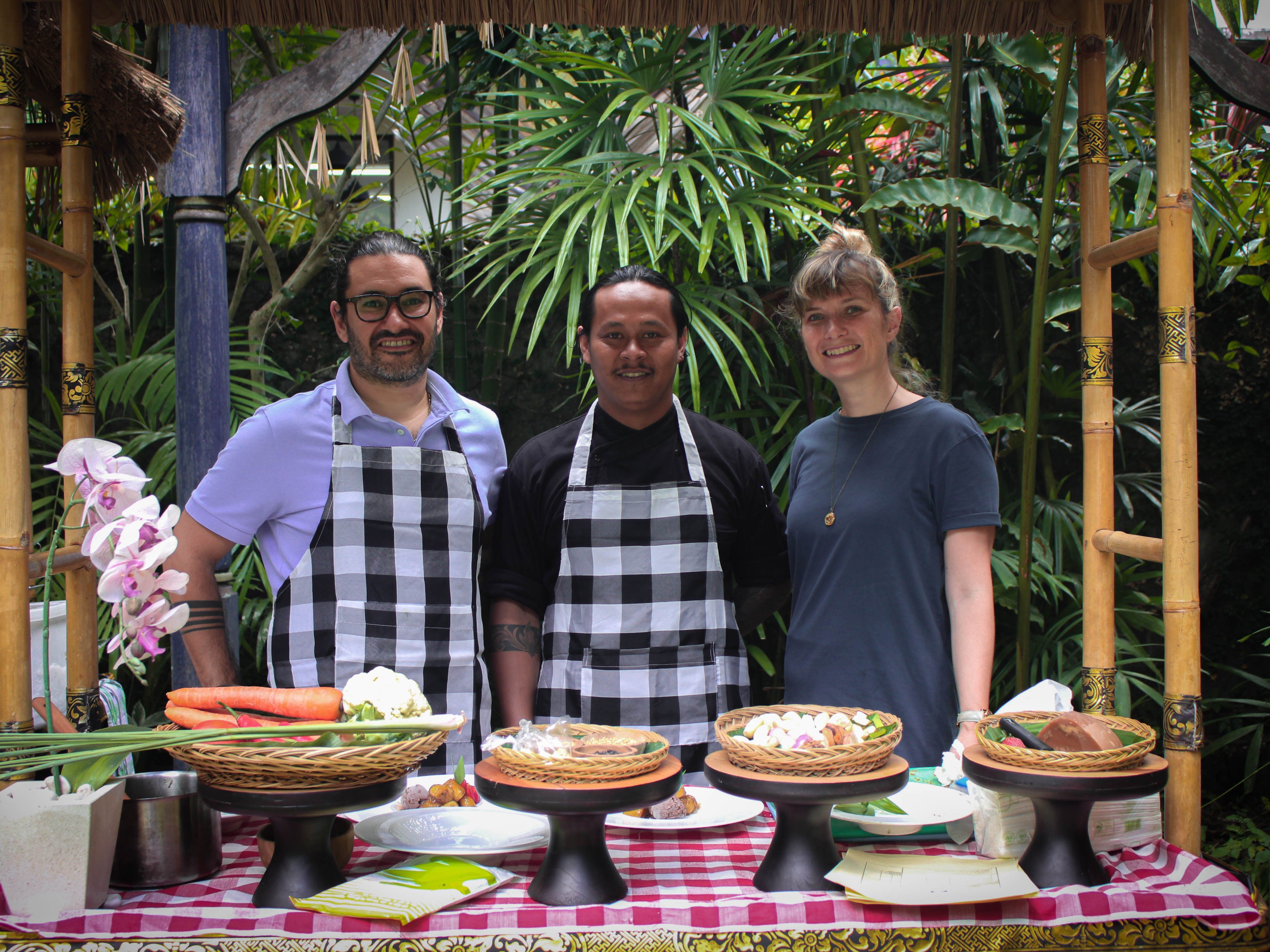 Authentic Balinese Cooking Experience in a Serene Dwaraka the Royal Villa in Ubud