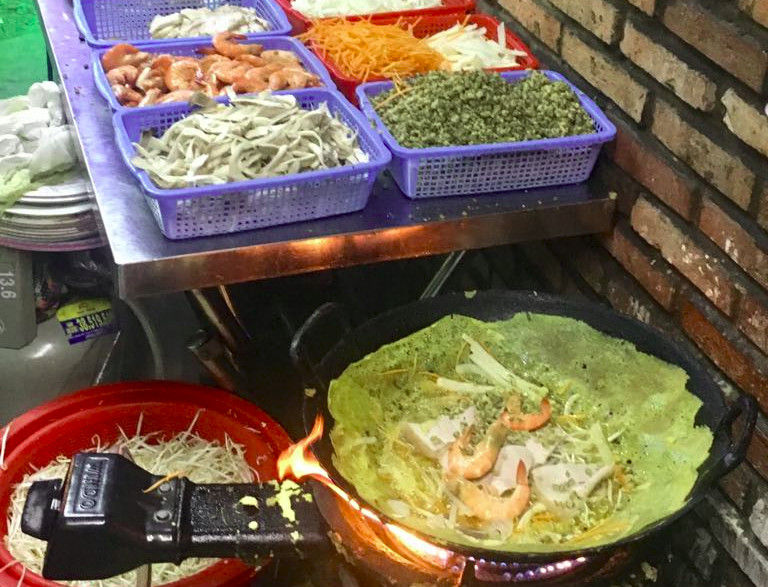Saigon Street Food Tour at Night