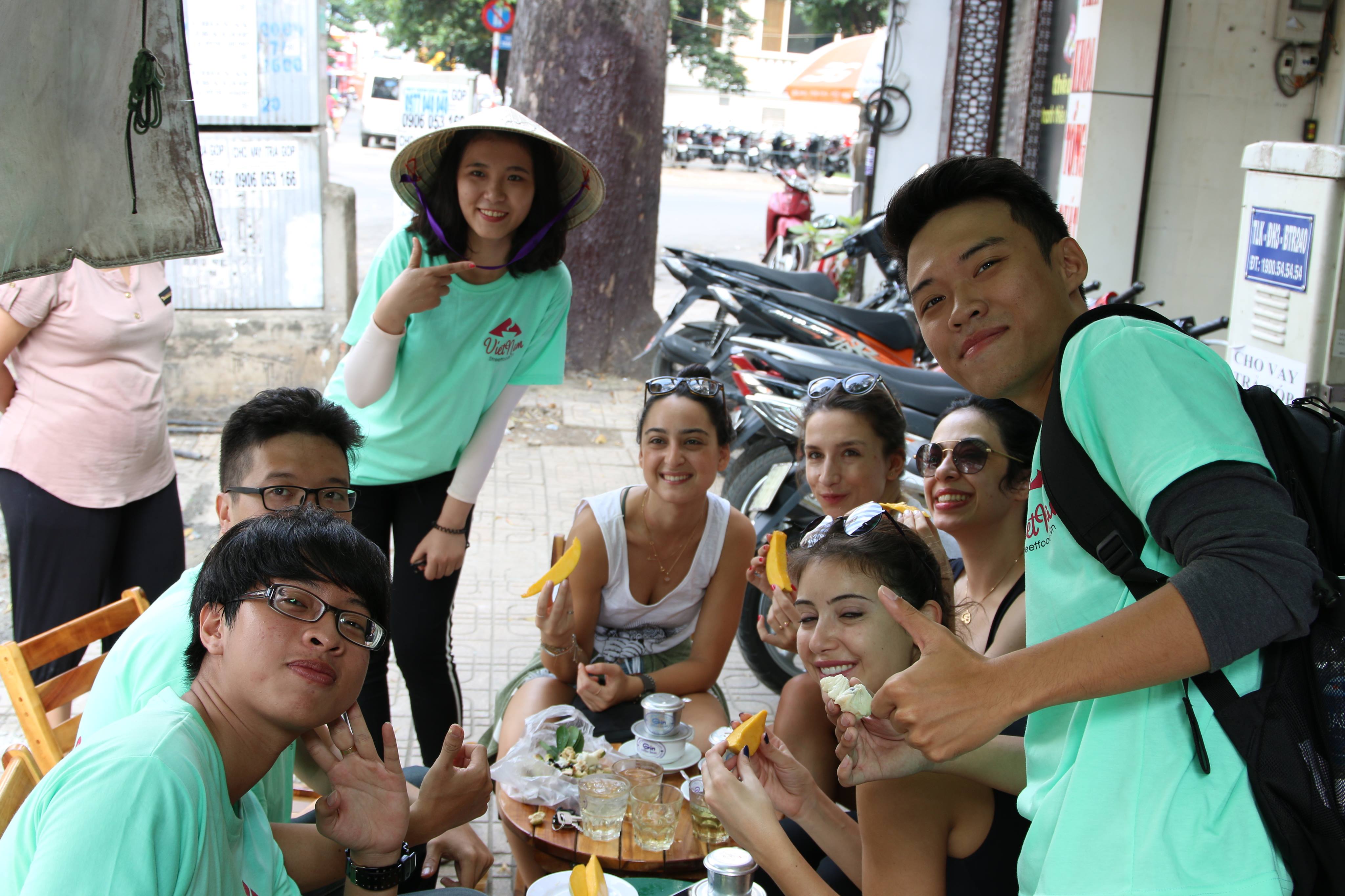 Saigon Street Food Tour at Night