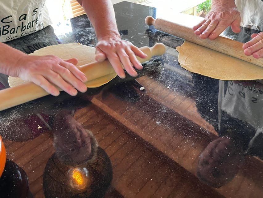 San Gimignano: Pizza Culinary Class with Lunch & Wine Experience
