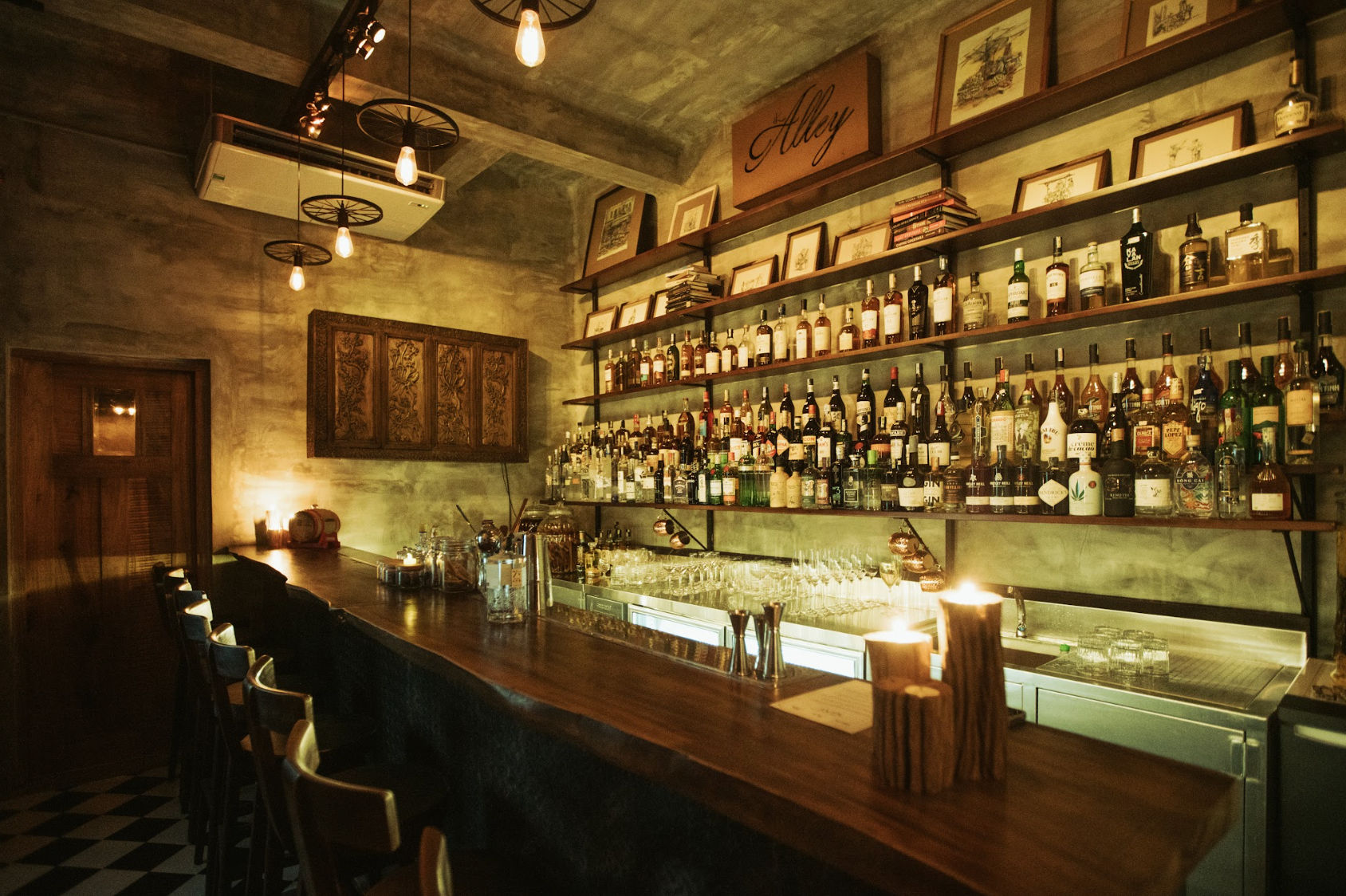 Secrets of Saigon: A Hidden Speakeasy & Cocktail Adventure