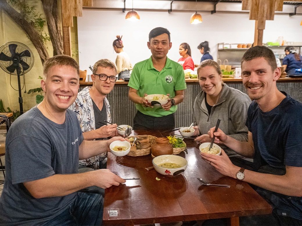 Vespa-Abenteuer mit Streetfood am Abend in Siem Reap