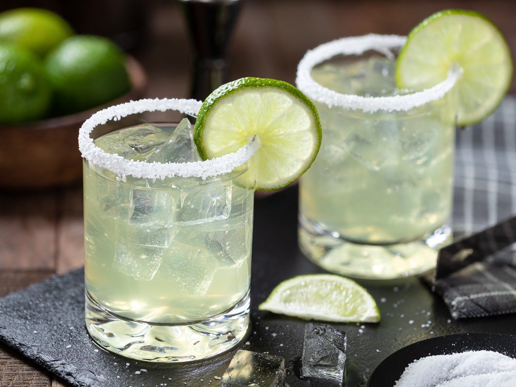 Hanoi Cocktails & Cuisine Experience: Mix, Pair, and Savor