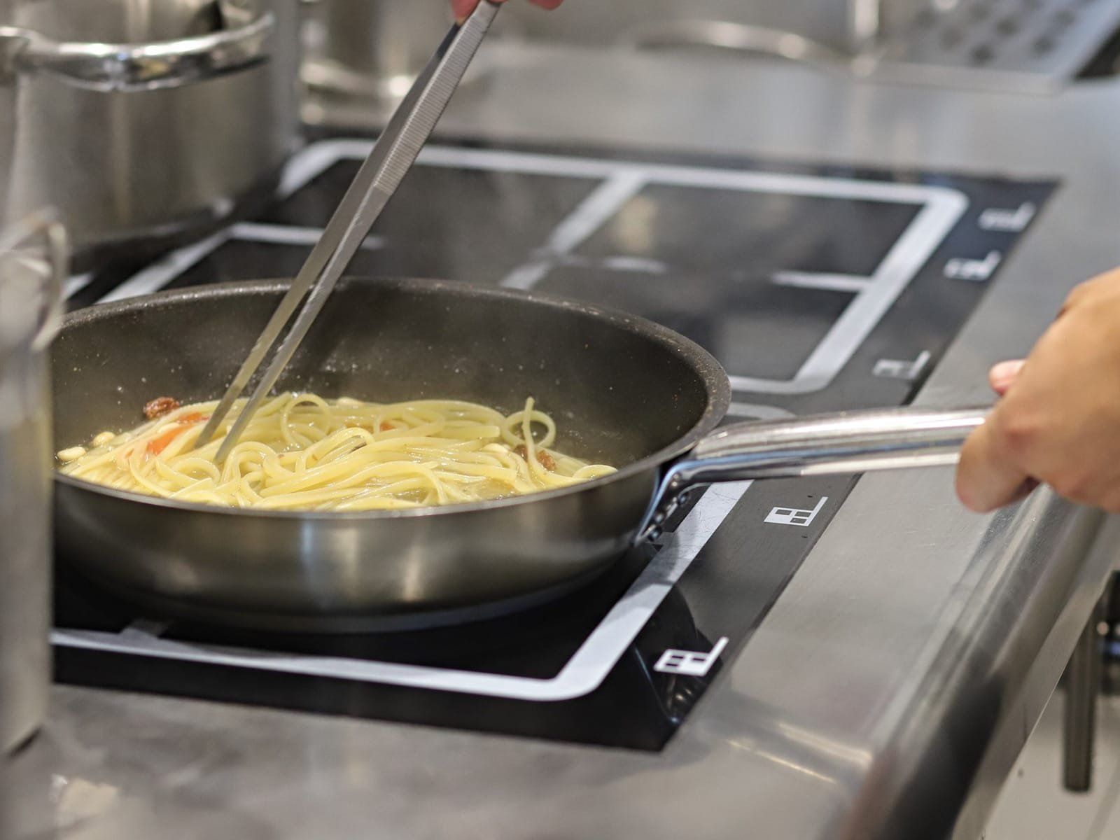 Positano Cooking Class Experience with Wine for Small Groups