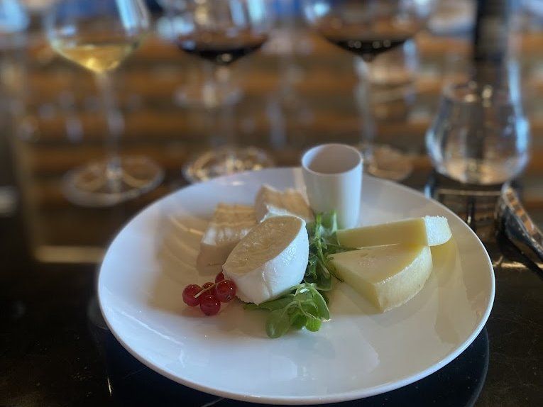 Weinprobe in Positano mit einem Sommelier für kleine Gruppen