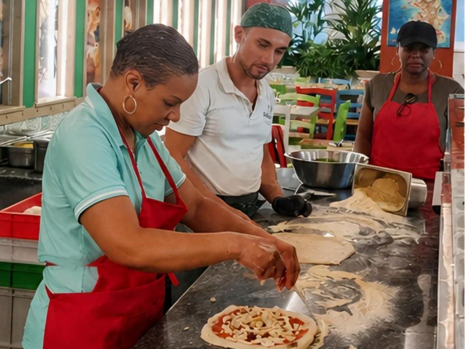 Sorrento: Authentic Pizza Making Experience in the City Center