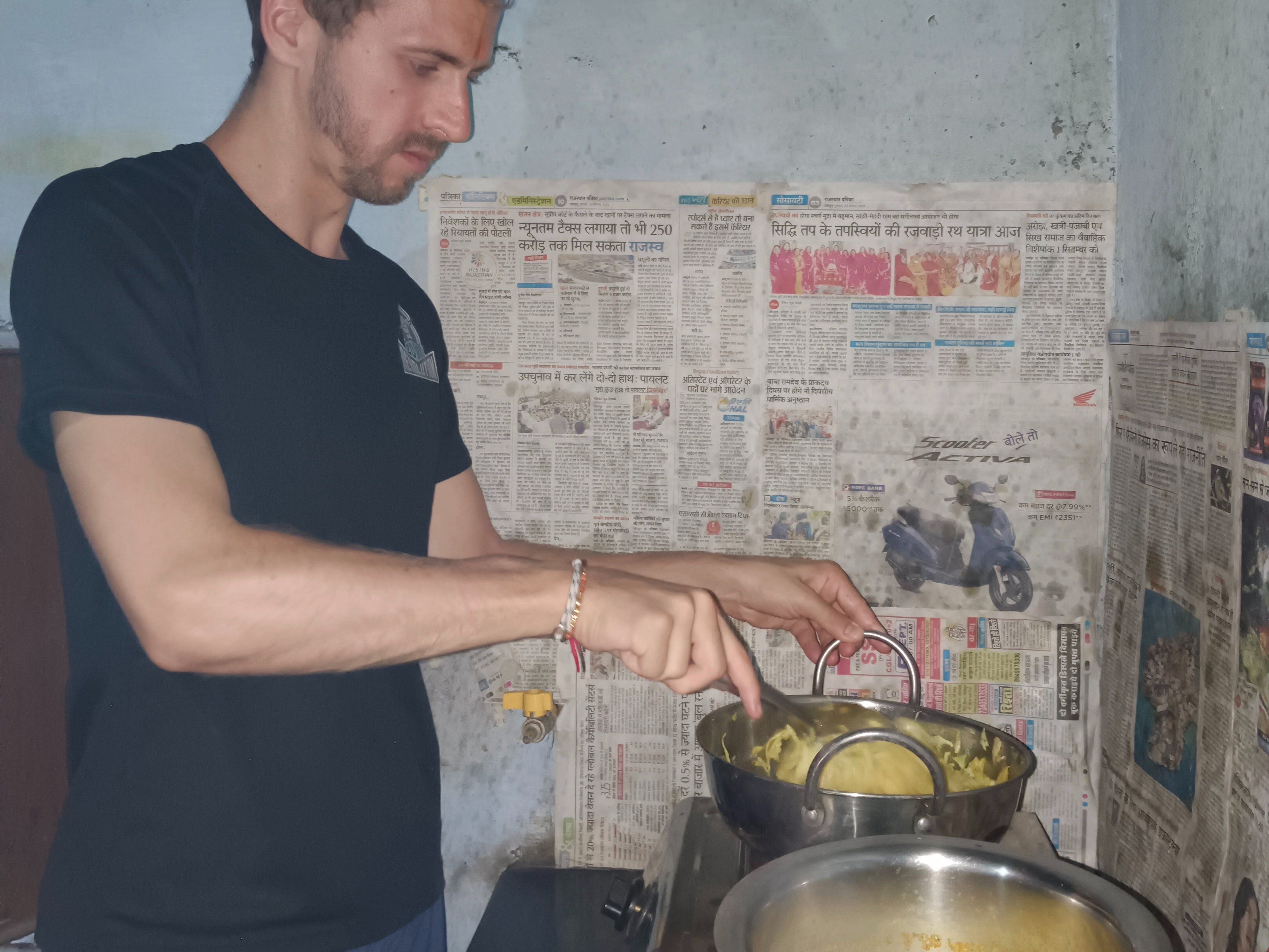 Authentic Indian Cooking Experience with Market Visit