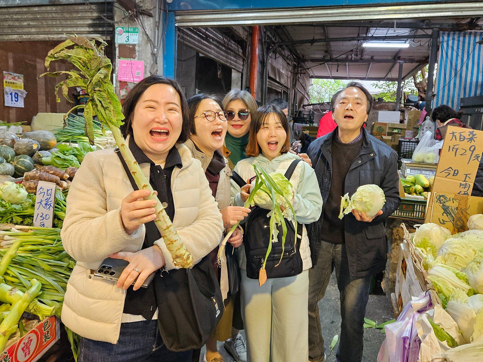 Taipei Market Secrets & The Authentic Braised Pork Rice Experience